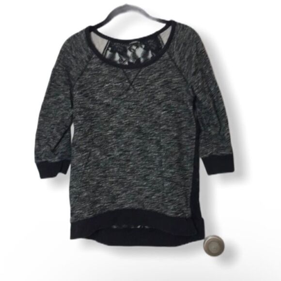 Express Women’s Lace Back Sweatshirt Top Size S Gray Black 3/4 Sleeve Pullover - Picture 2 of 4